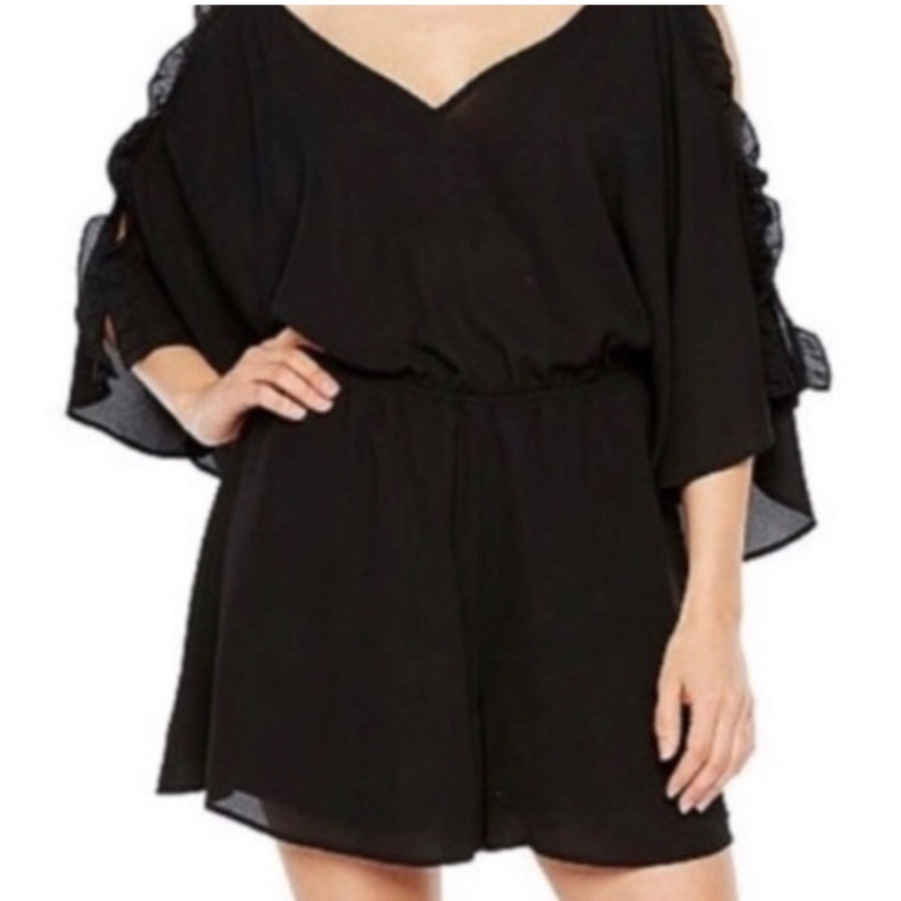 Bold Elements Woman Black Cold Shoulder Romper - 5X